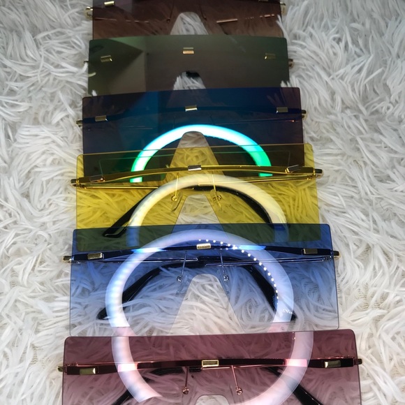 Sunglasses ‼️DEAL‼️ - Picture 1 of 1